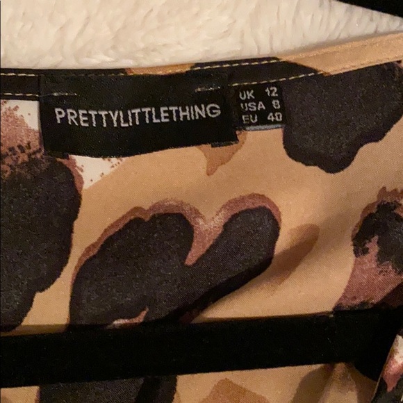 Deep v-neck leopard print dress, asymmetrical cut - Picture 3 of 4